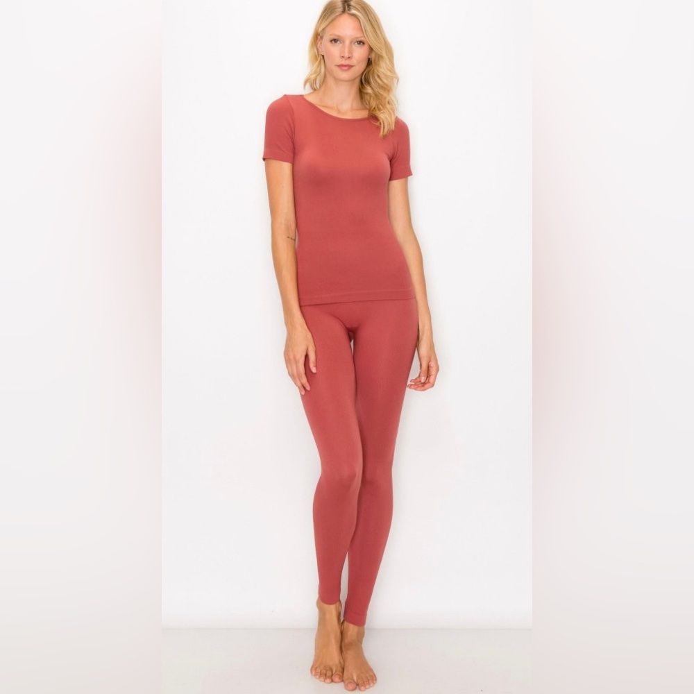 Women's Seamless Ribbed Knit Active Fitted Shirt and Leggings Set - Picture 1 of 3